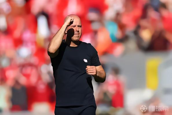 斯洛特：球员倒地裁判就该吹停比赛；我们又赢一场又伤一人